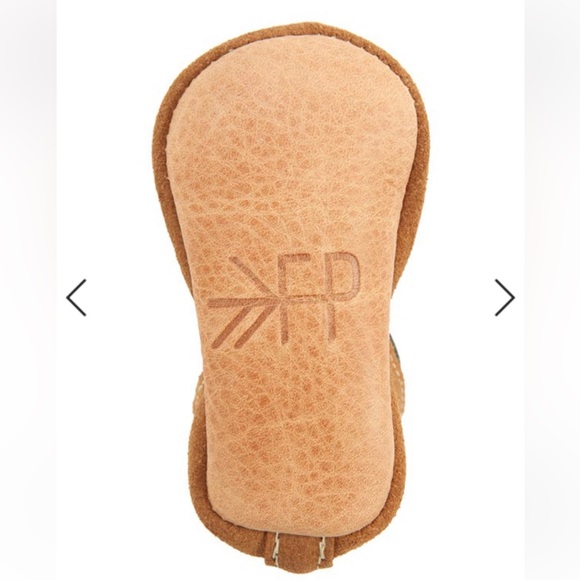 - NEW | Freshly Picked Baby/Toddler Suede
Chelsea Boots size 4 - Picture 4 of 11